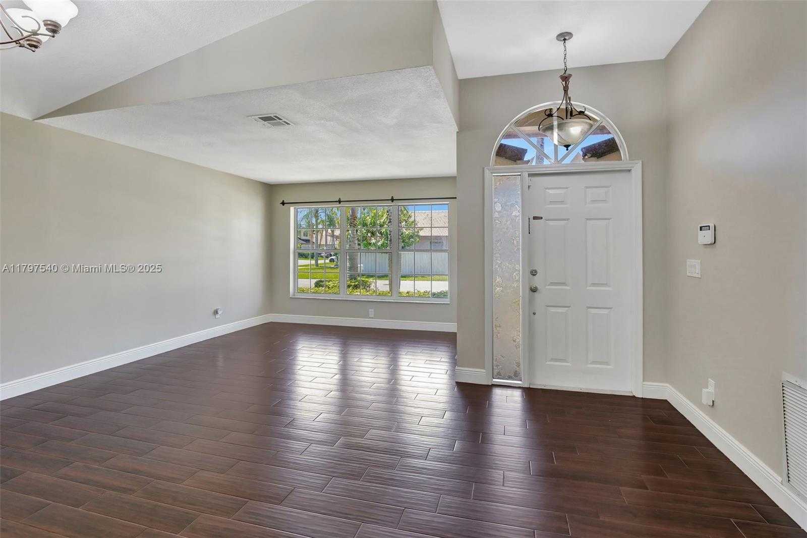 Small Image of 18225 NORTH WEST 21ST ST, Pembroke Pines Number 6