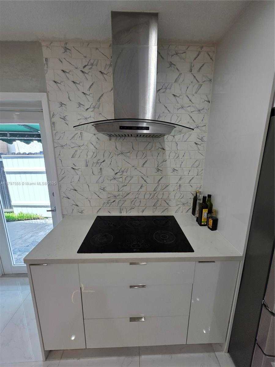 Small Image of 25372 SOUTH WEST 122ND CT, Homestead Number 21