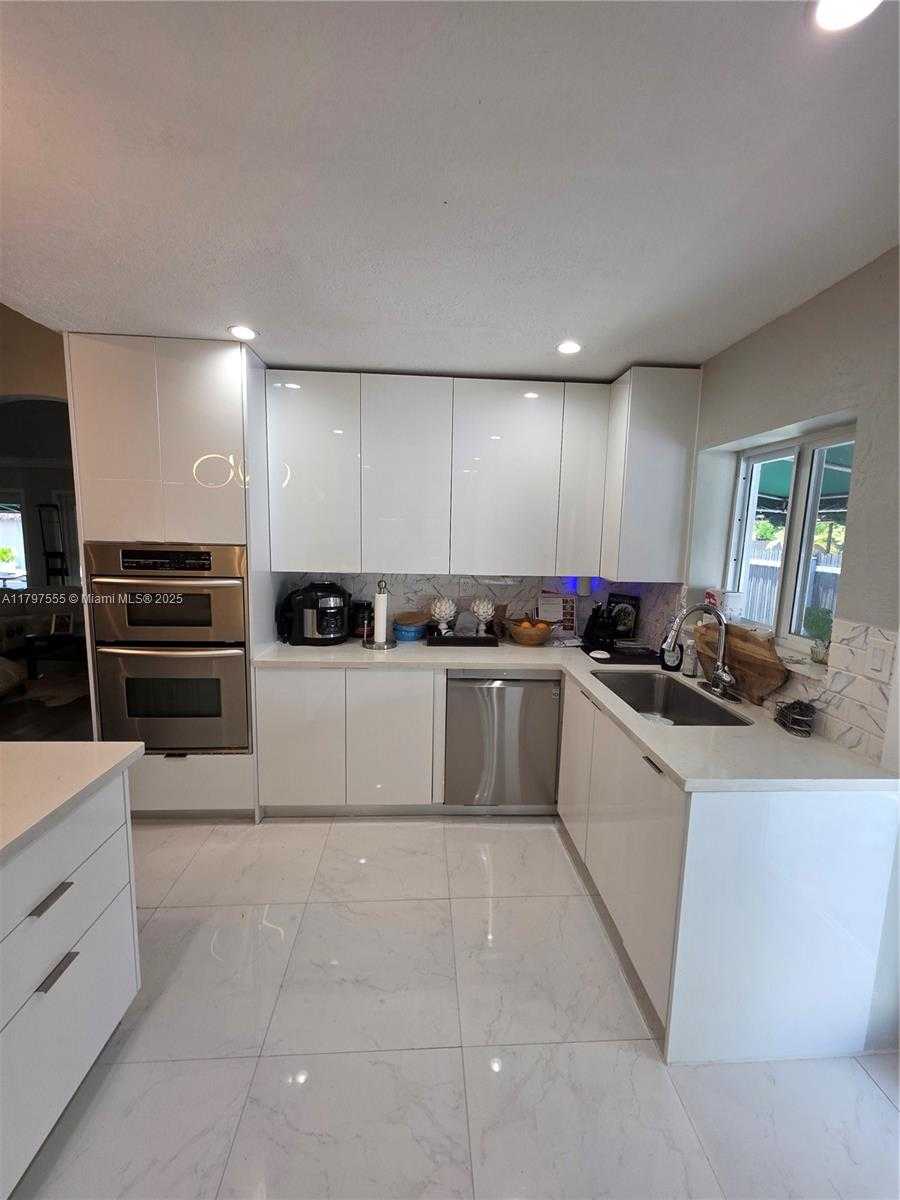 Small Image of 25372 SOUTH WEST 122ND CT, Homestead Number 22