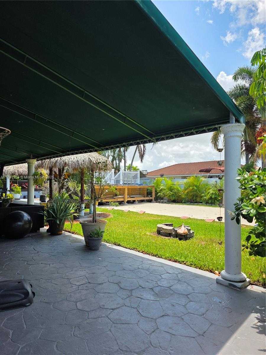Small Image of 25372 SOUTH WEST 122ND CT, Homestead Number 3