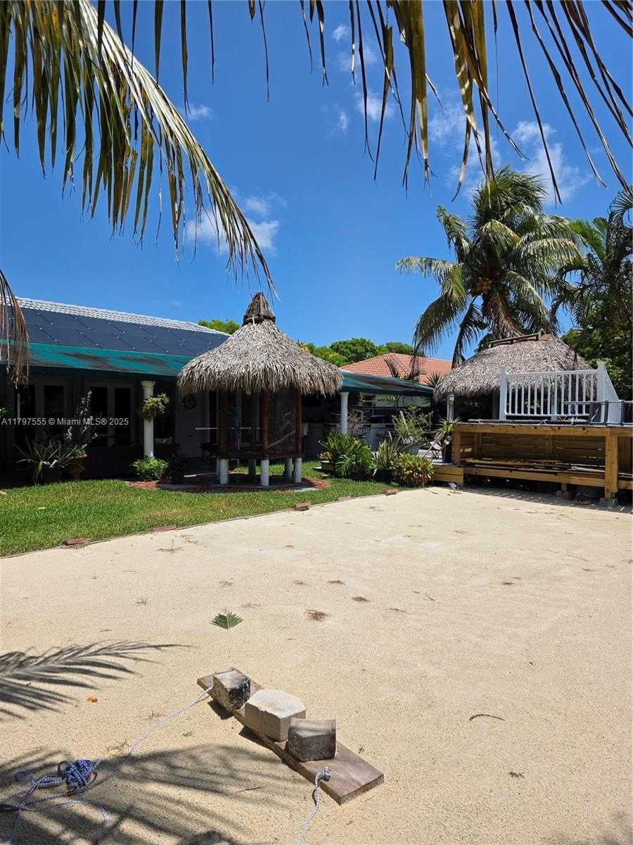 Small Image of 25372 SOUTH WEST 122ND CT, Homestead Number 6