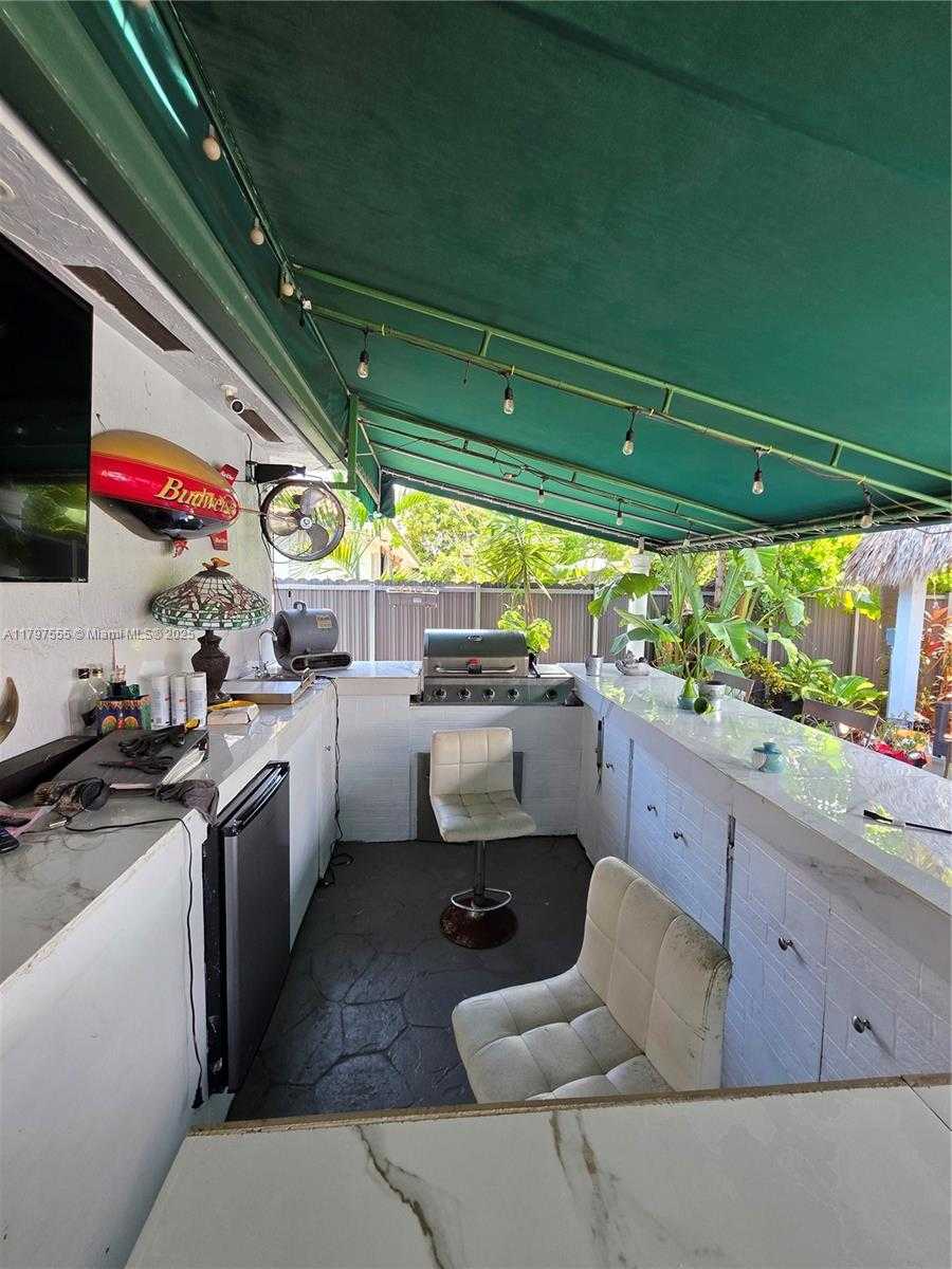 Small Image of 25372 SOUTH WEST 122ND CT, Homestead Number 9