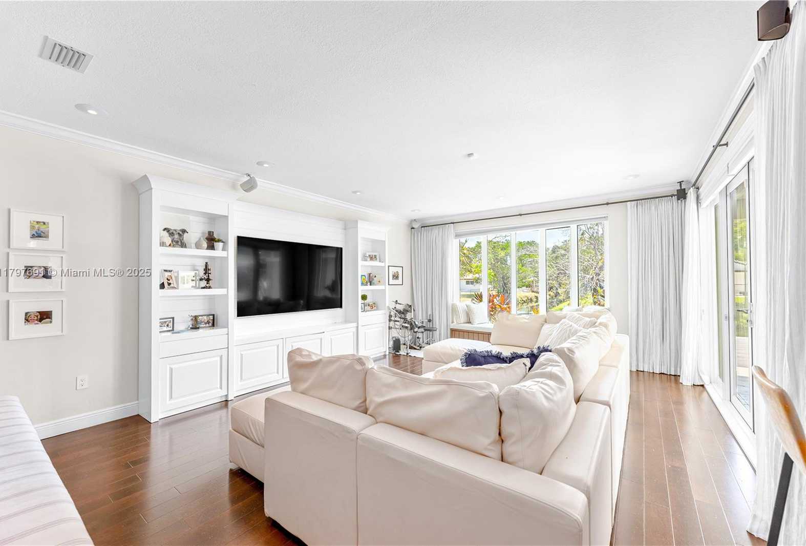 Small Image of 16001 SOUTH WEST 77TH CT, Palmetto Bay Number 11