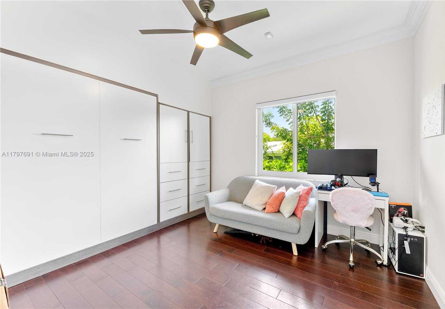 Small Image of 16001 SOUTH WEST 77TH CT, Palmetto Bay Number 21