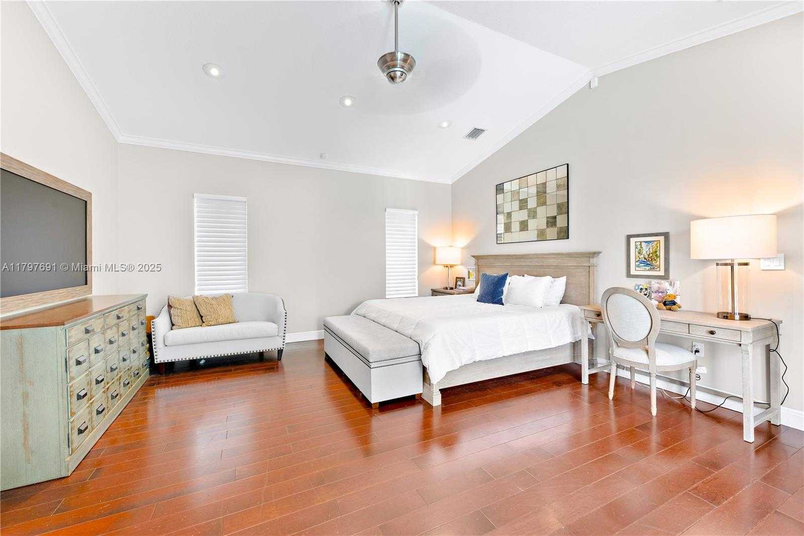 Small Image of 16001 SOUTH WEST 77TH CT, Palmetto Bay Number 28