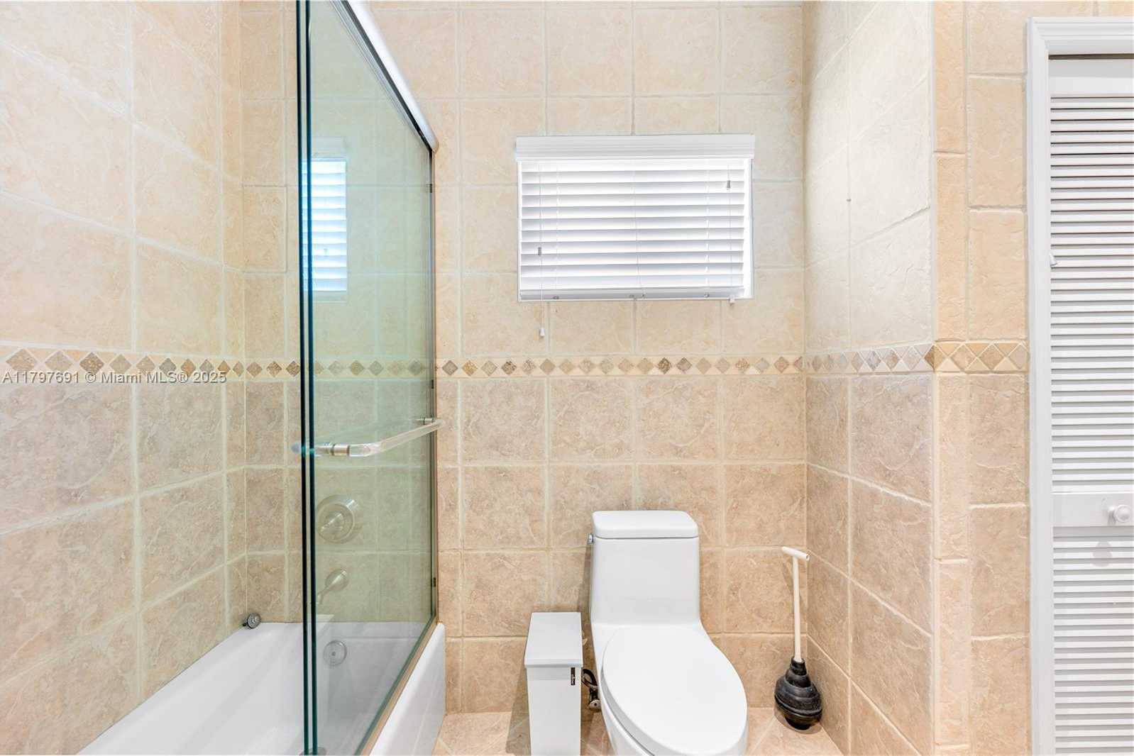Small Image of 16001 SOUTH WEST 77TH CT, Palmetto Bay Number 31