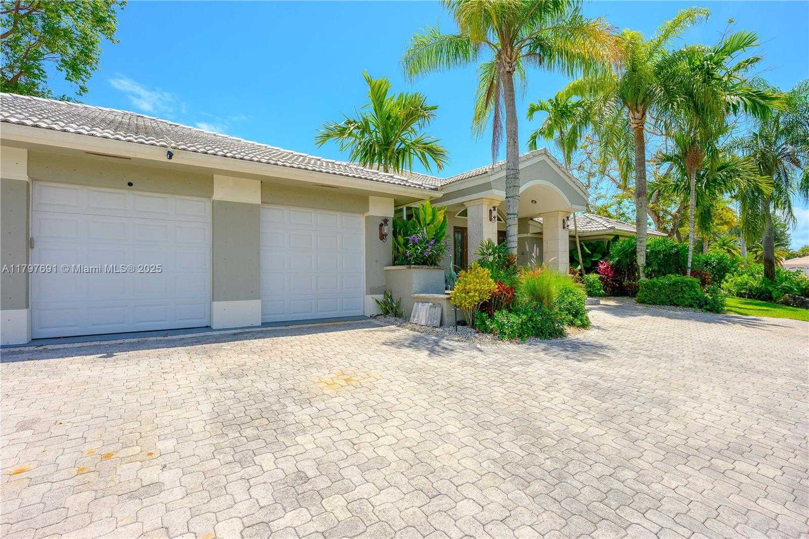 Small Image of 16001 SOUTH WEST 77TH CT, Palmetto Bay Number 4