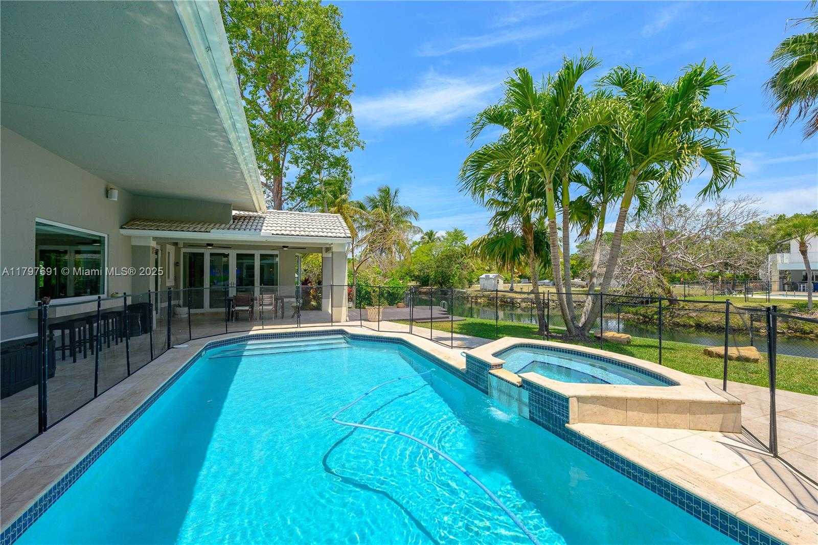 Small Image of 16001 SOUTH WEST 77TH CT, Palmetto Bay Number 47