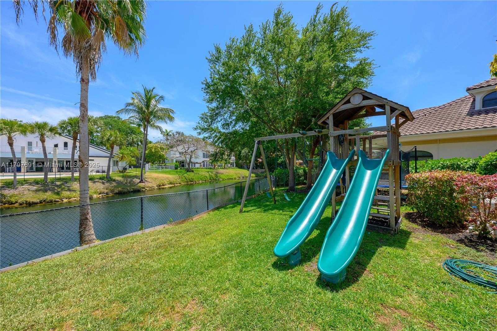 Small Image of 16001 SOUTH WEST 77TH CT, Palmetto Bay Number 54