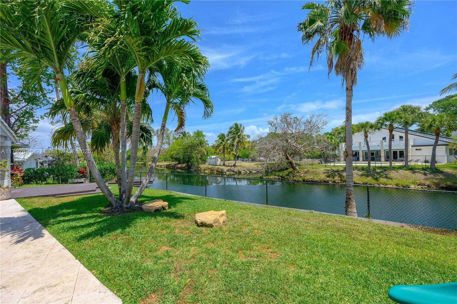 Small Image of 16001 SOUTH WEST 77TH CT, Palmetto Bay Number 57