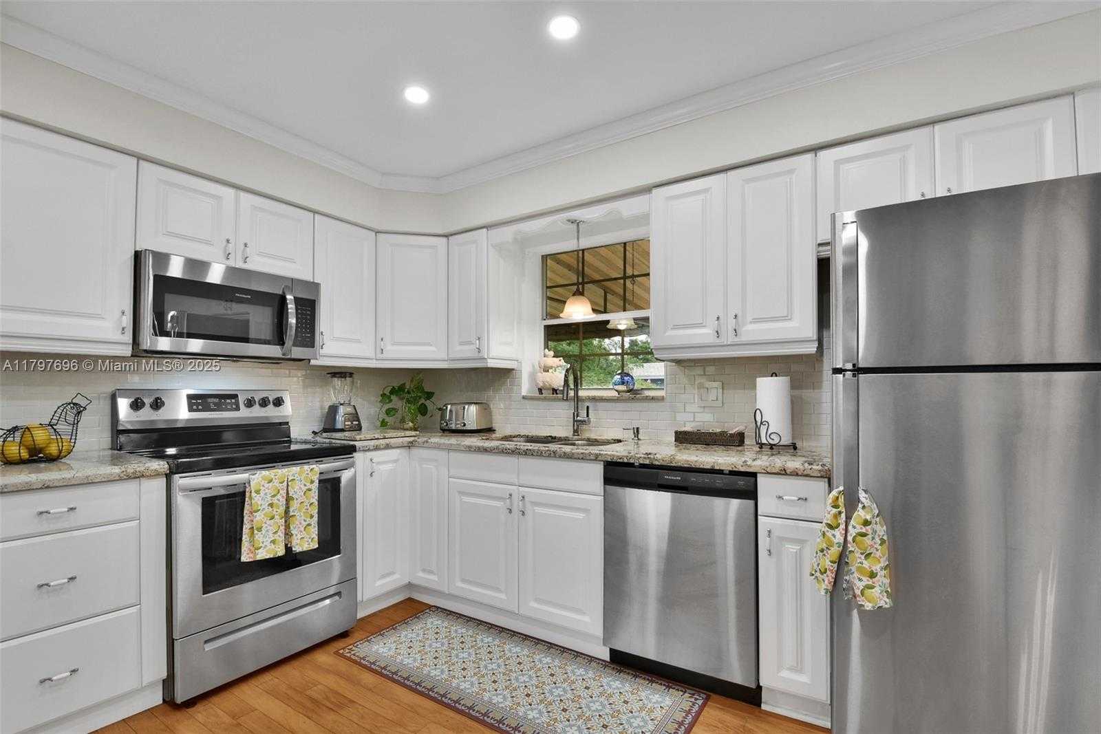 Small Image of 3921 ROOSEVELT ST, Hollywood Number 13