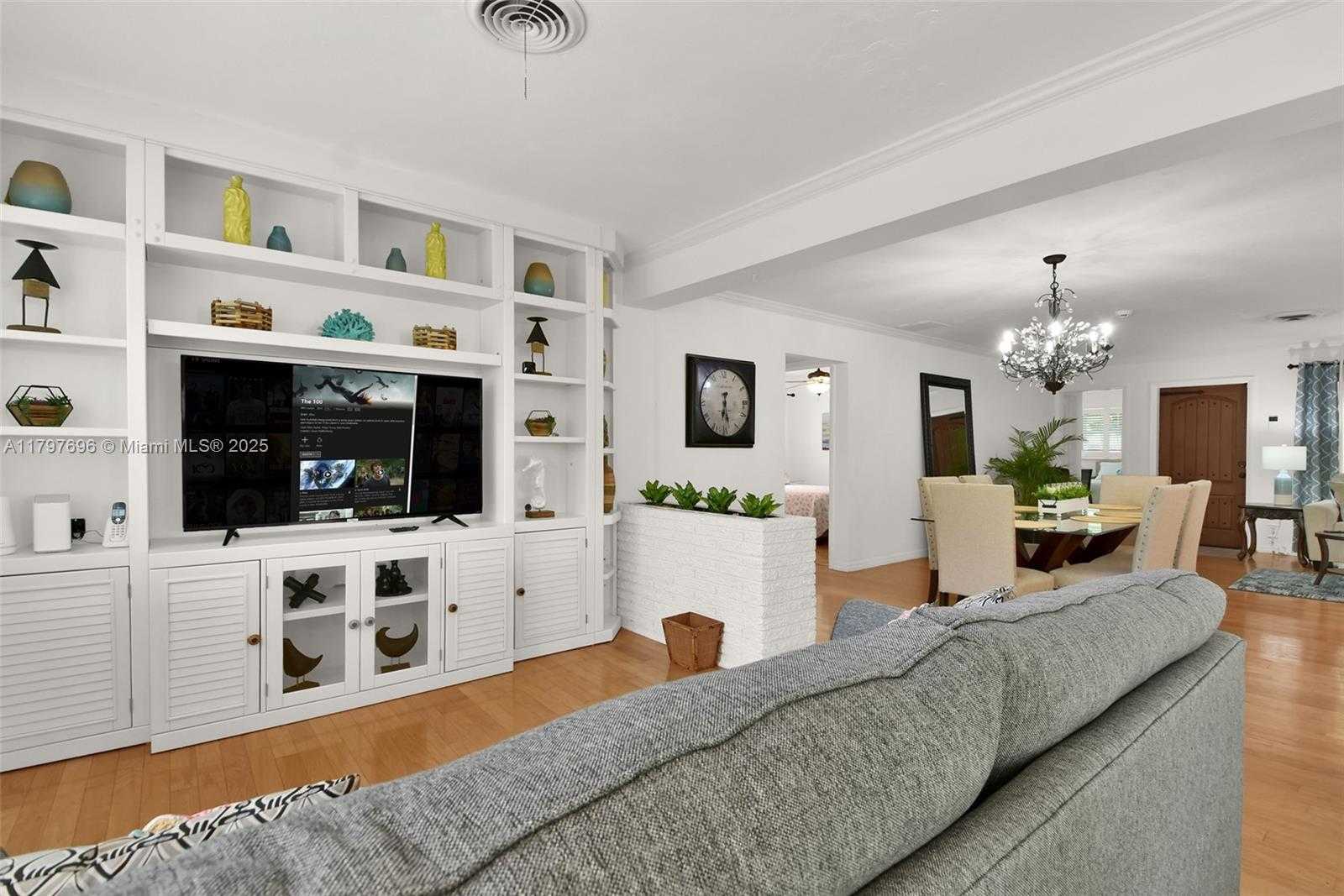 Small Image of 3921 ROOSEVELT ST, Hollywood Number 5