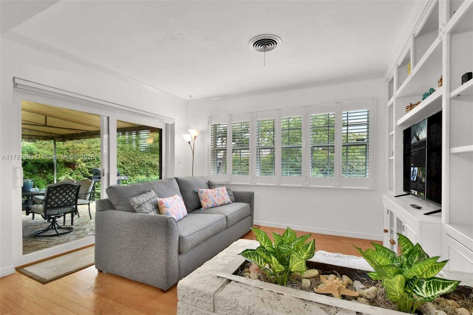 Small Image of 3921 ROOSEVELT ST, Hollywood Number 7