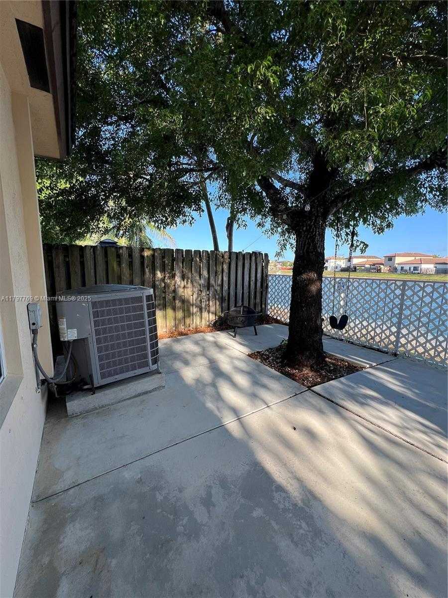 Small Image of 2442 NORTH EAST 3RD CT, Homestead Number 14