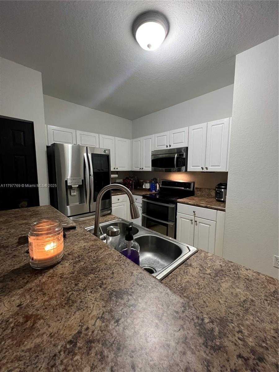 Small Image of 2442 NORTH EAST 3RD CT, Homestead Number 19