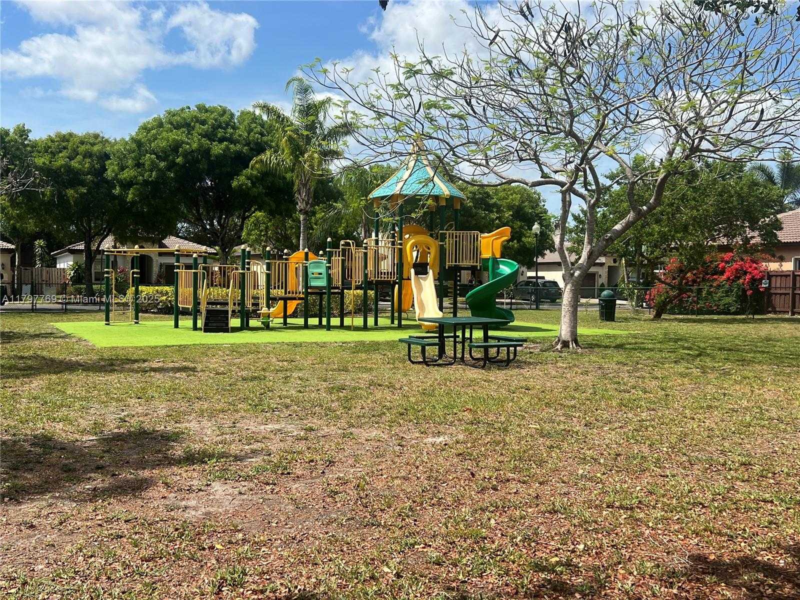 Small Image of 2442 NORTH EAST 3RD CT, Homestead Number 38