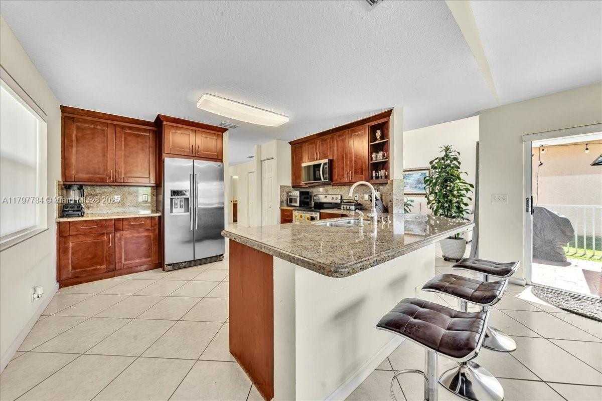 Small Image of 18018 SOUTH WEST 30TH CT, Miramar Number 12