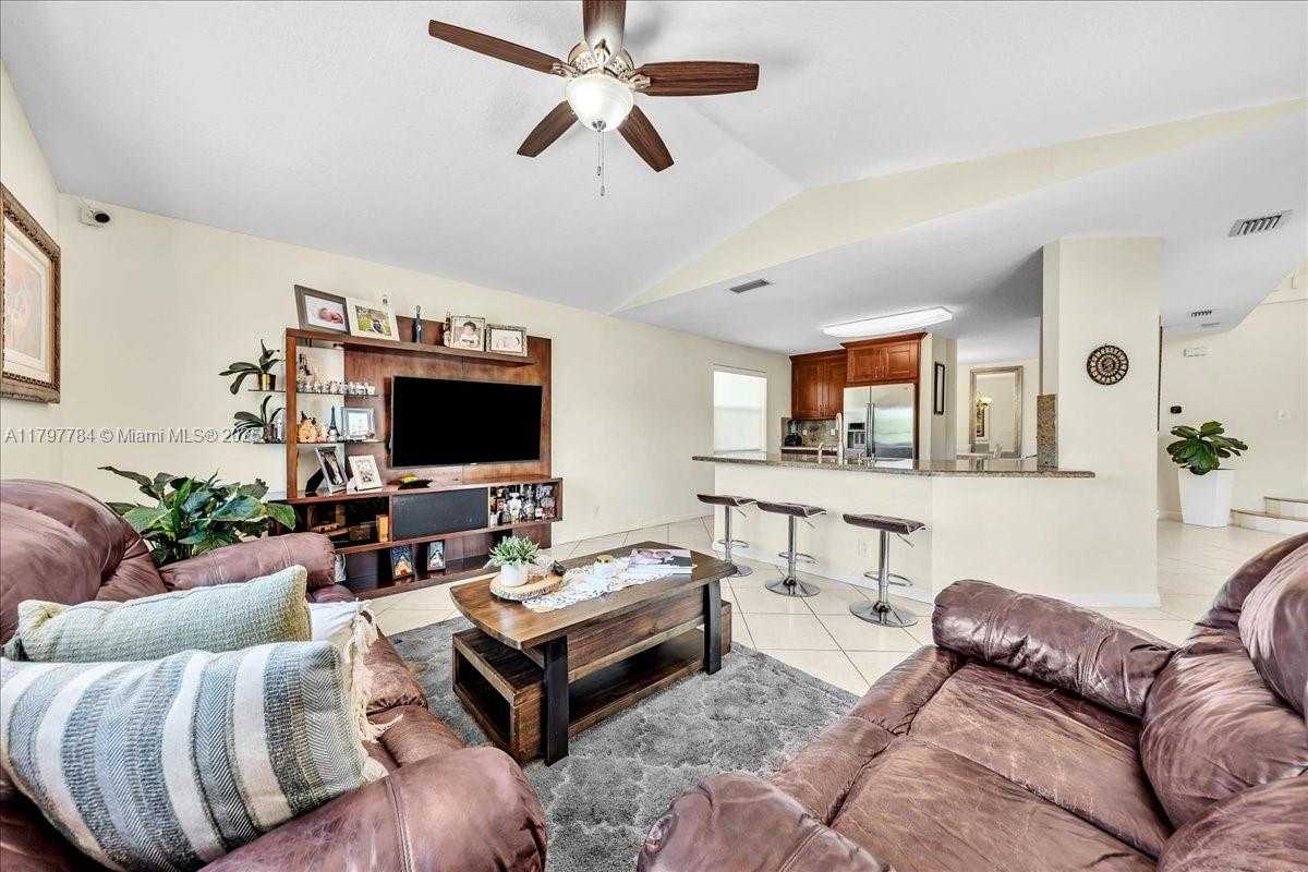 Small Image of 18018 SOUTH WEST 30TH CT, Miramar Number 13
