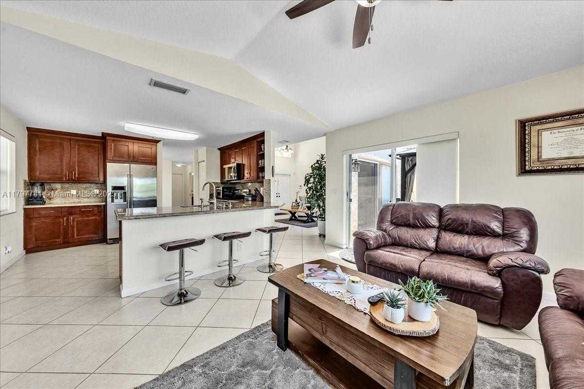 Small Image of 18018 SOUTH WEST 30TH CT, Miramar Number 15