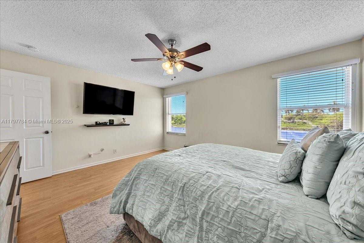 Small Image of 18018 SOUTH WEST 30TH CT, Miramar Number 17