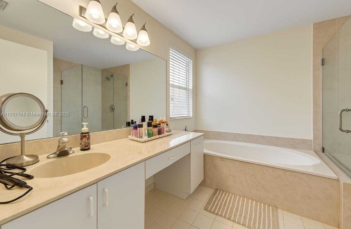 Small Image of 18018 SOUTH WEST 30TH CT, Miramar Number 18