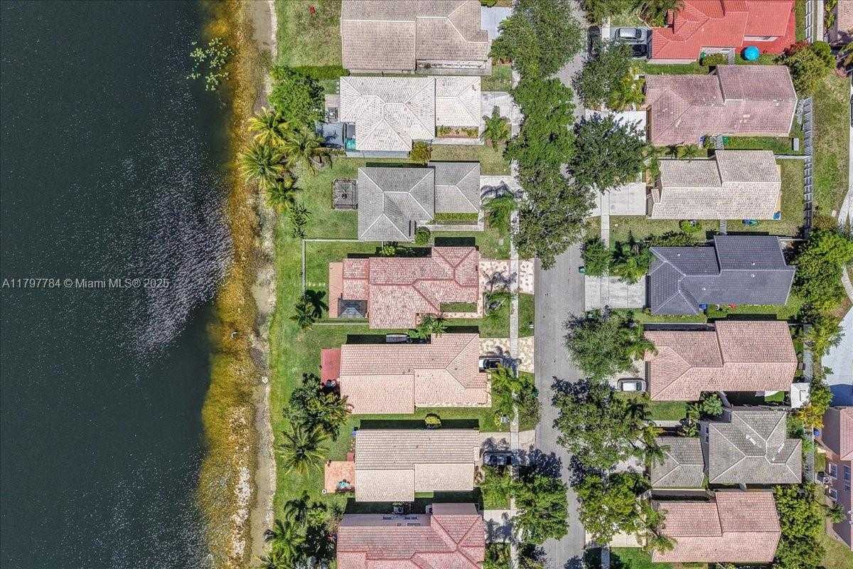 Small Image of 18018 SOUTH WEST 30TH CT, Miramar Number 37