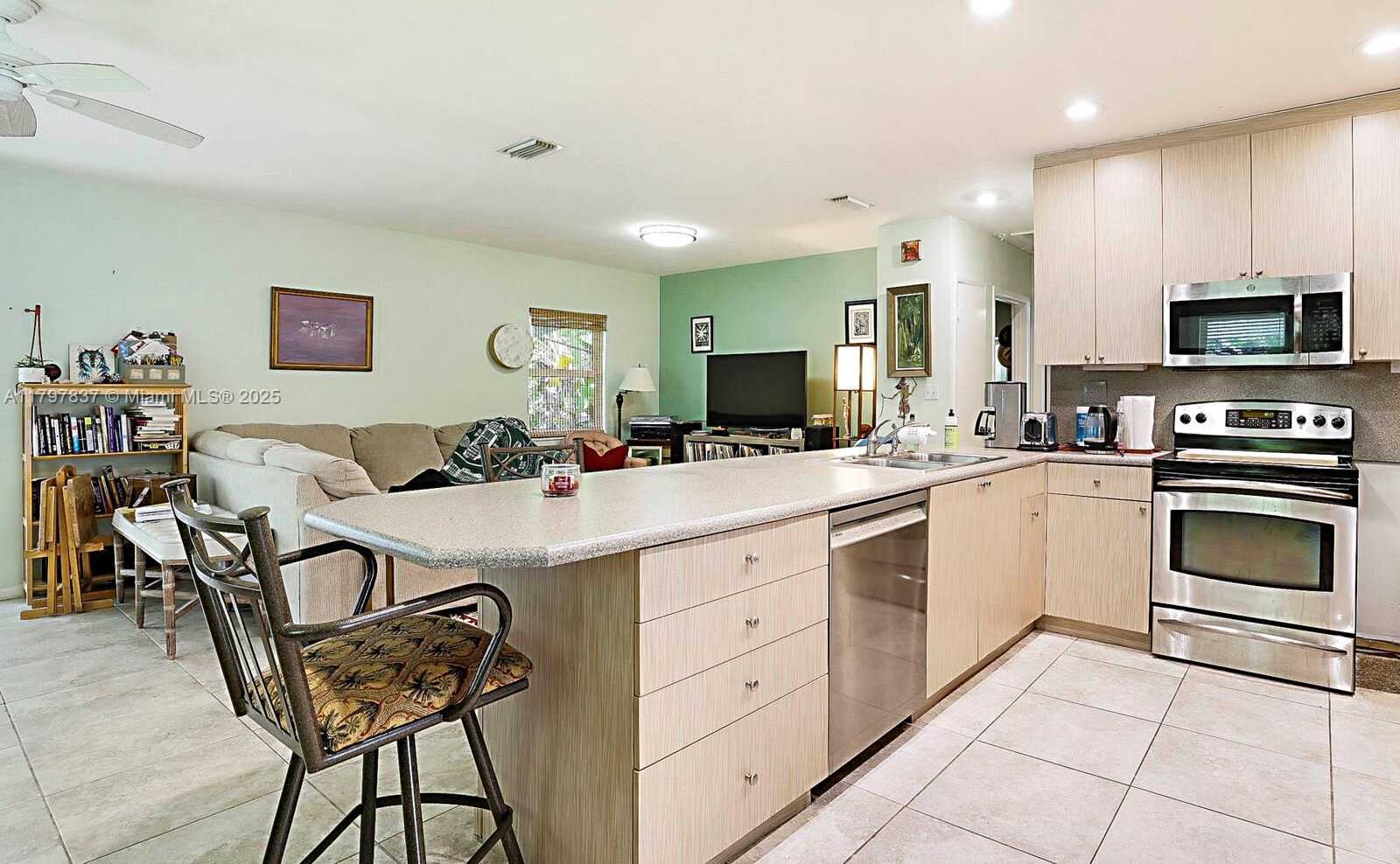 Small Image of 602 SOUTH CALOOSAHATCHEE AVE, Jupiter Number 18