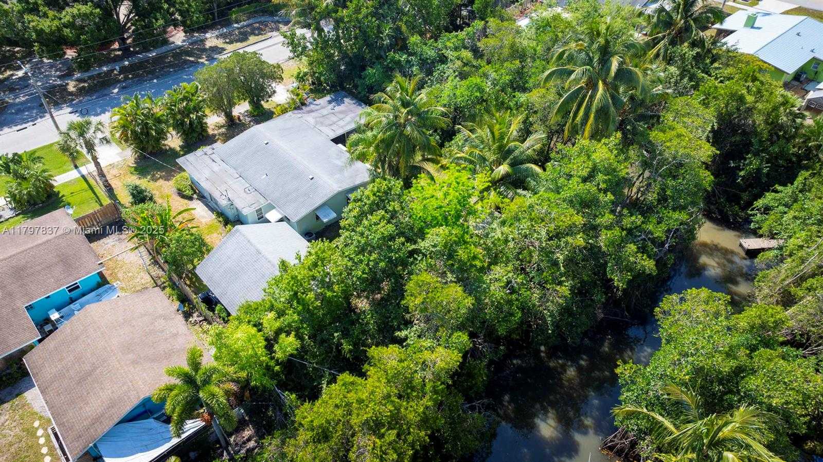 Small Image of 602 SOUTH CALOOSAHATCHEE AVE, Jupiter Number 23
