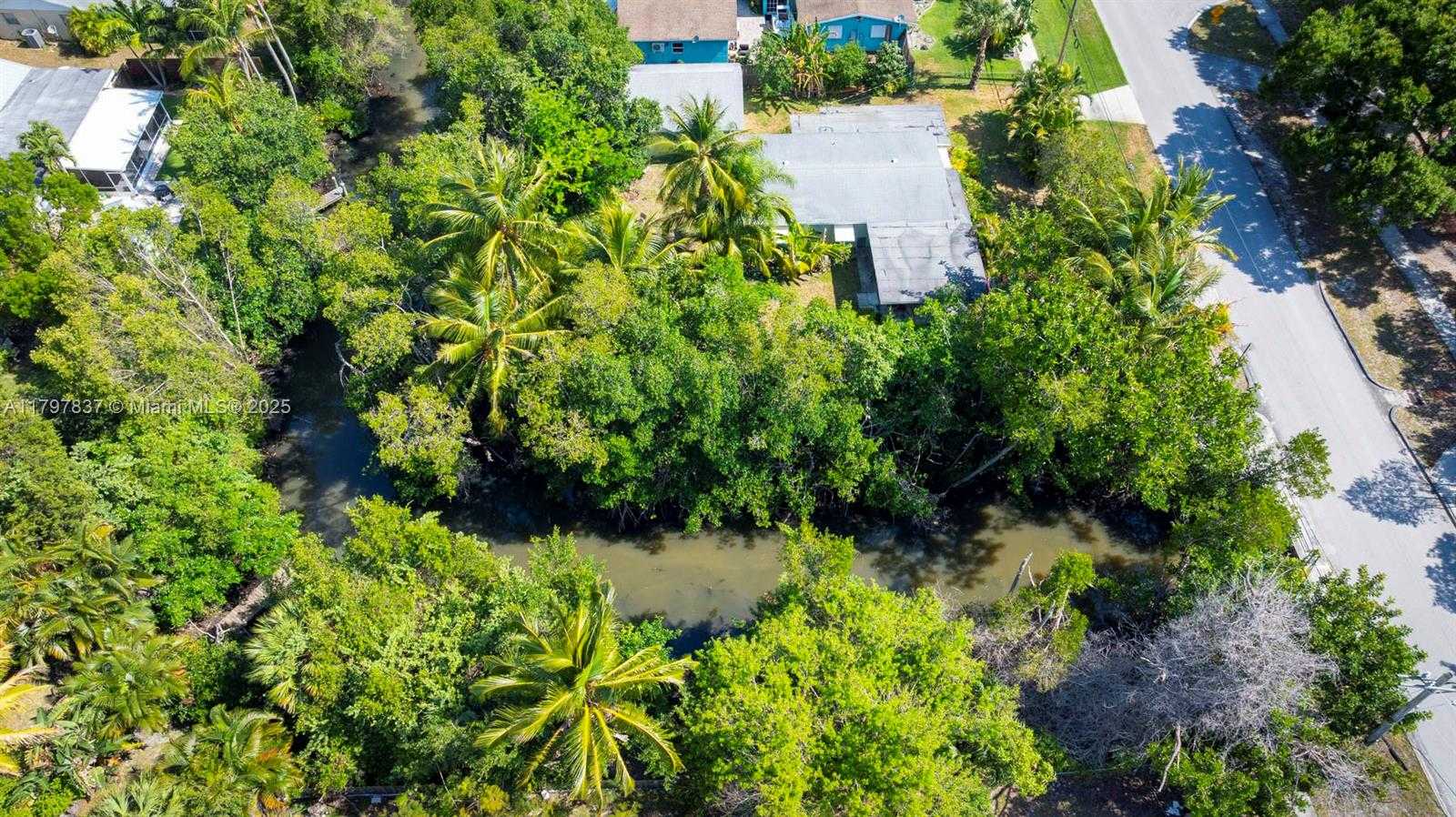 Small Image of 602 SOUTH CALOOSAHATCHEE AVE, Jupiter Number 27