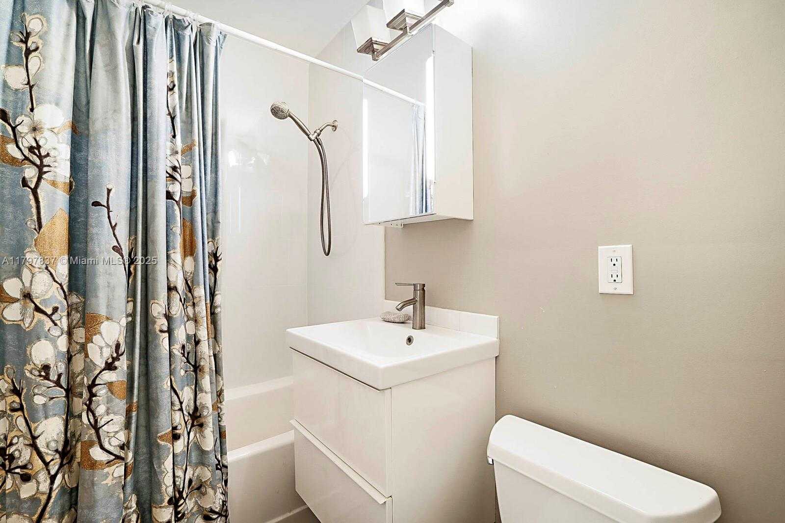 Small Image of 602 SOUTH CALOOSAHATCHEE AVE, Jupiter Number 29