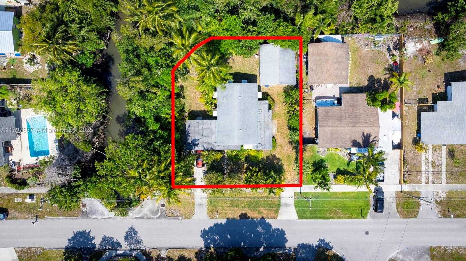 Small Image of 602 SOUTH CALOOSAHATCHEE AVE, Jupiter Number 33