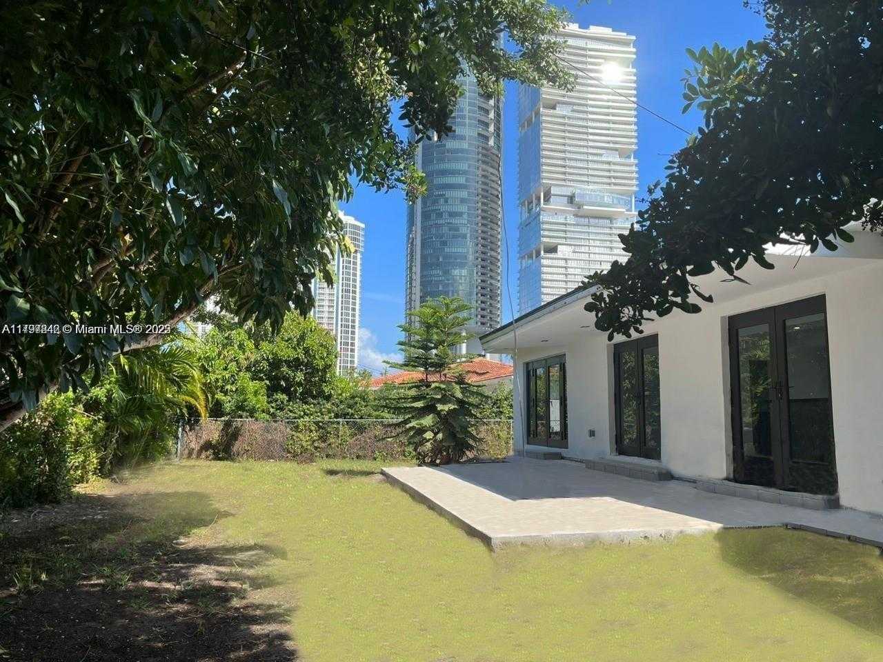 Small Image of 241 186TH ST, Sunny Isles Beach Number 3