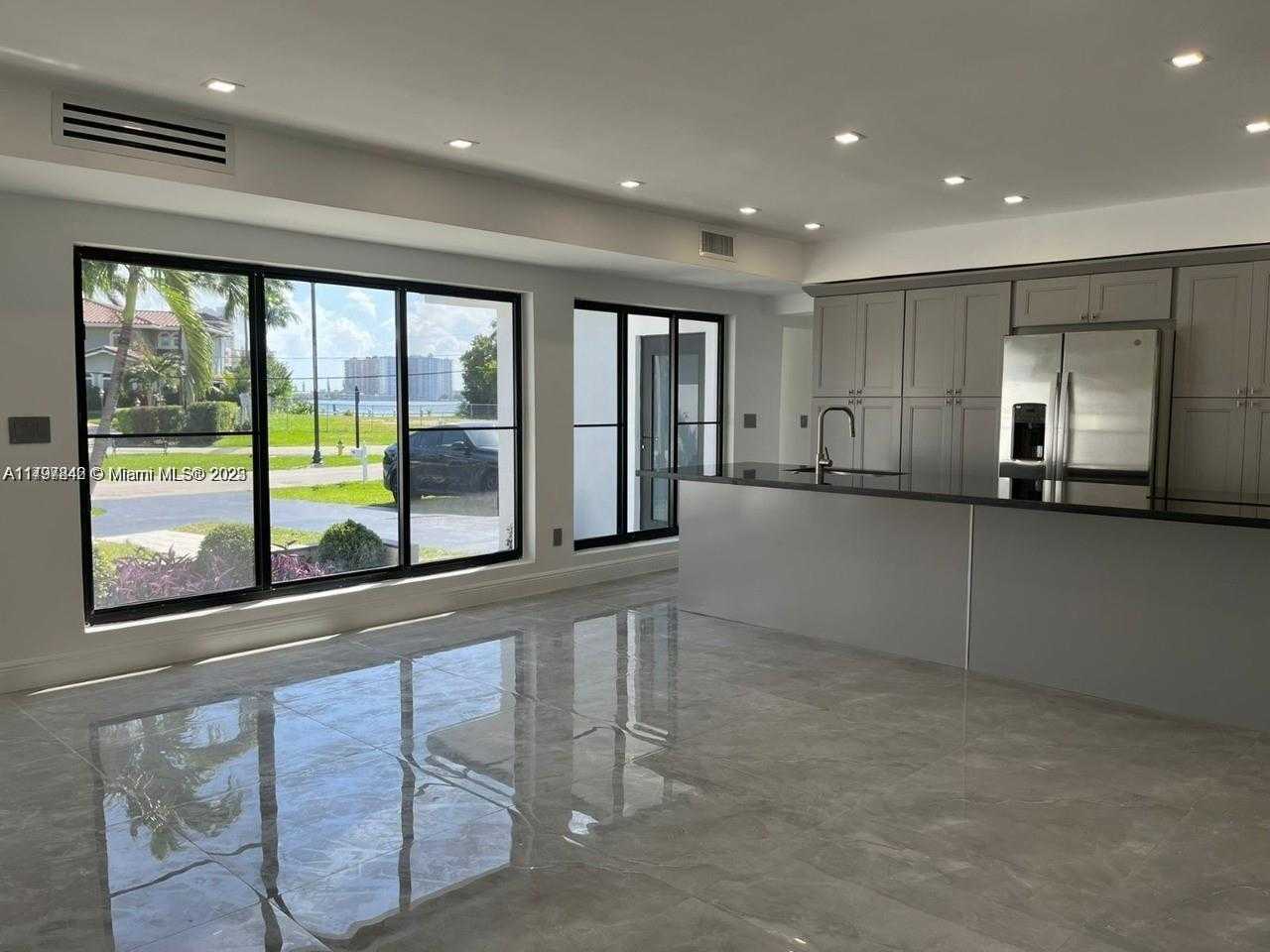 Small Image of 241 186TH ST, Sunny Isles Beach Number 5