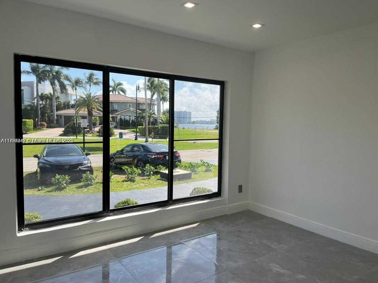 Small Image of 241 186TH ST, Sunny Isles Beach Number 6
