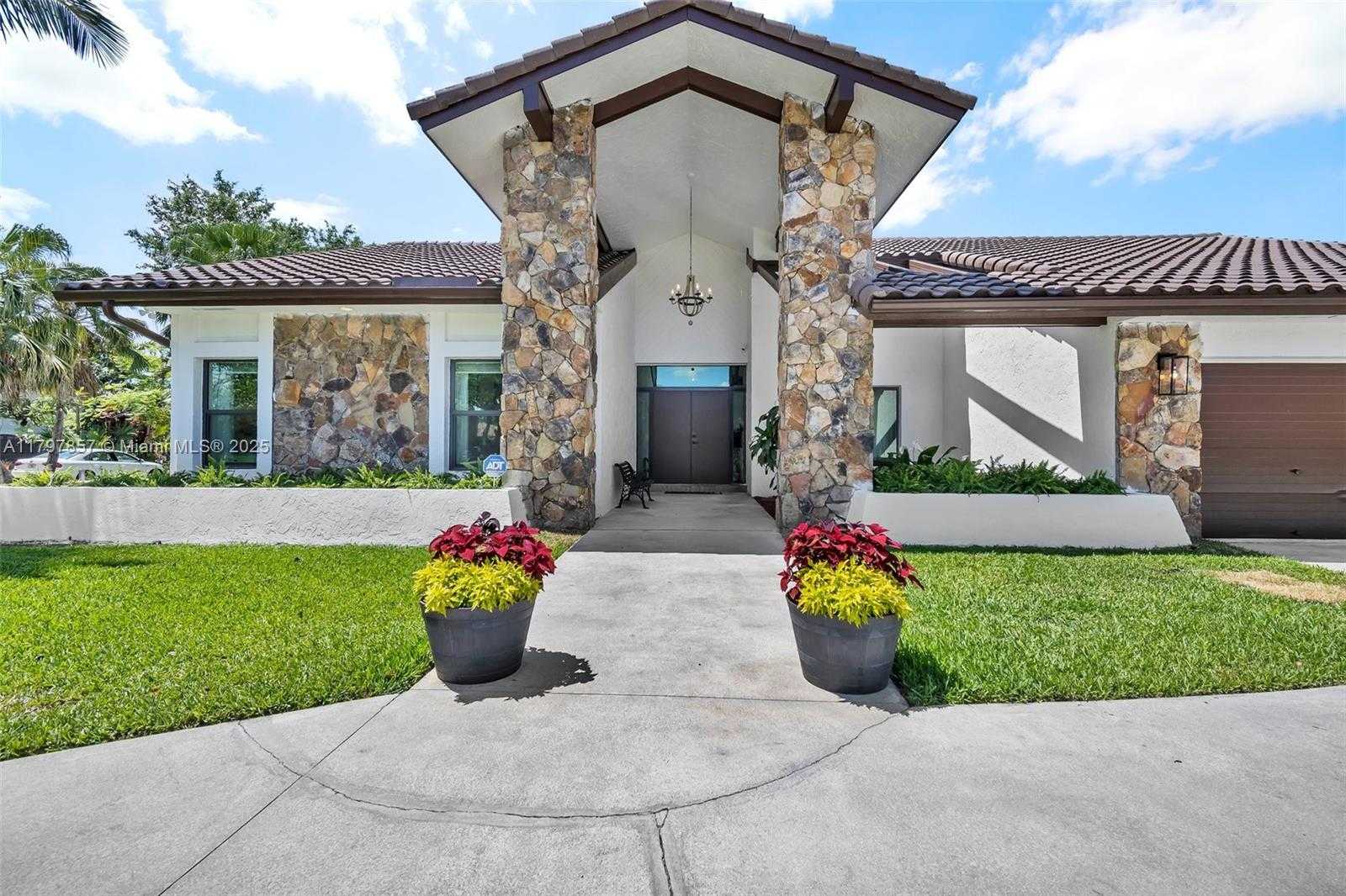 Small Image of 11850 SOUTH WEST 42ND CT, Davie Number 10