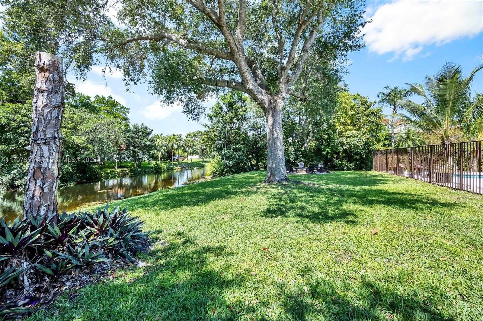 Small Image of 11850 SOUTH WEST 42ND CT, Davie Number 14