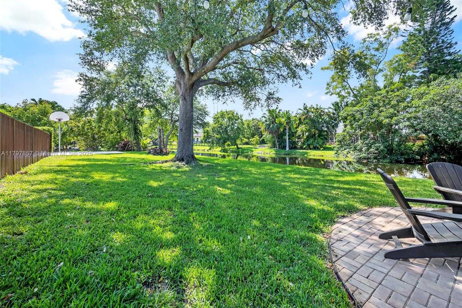 Small Image of 11850 SOUTH WEST 42ND CT, Davie Number 18