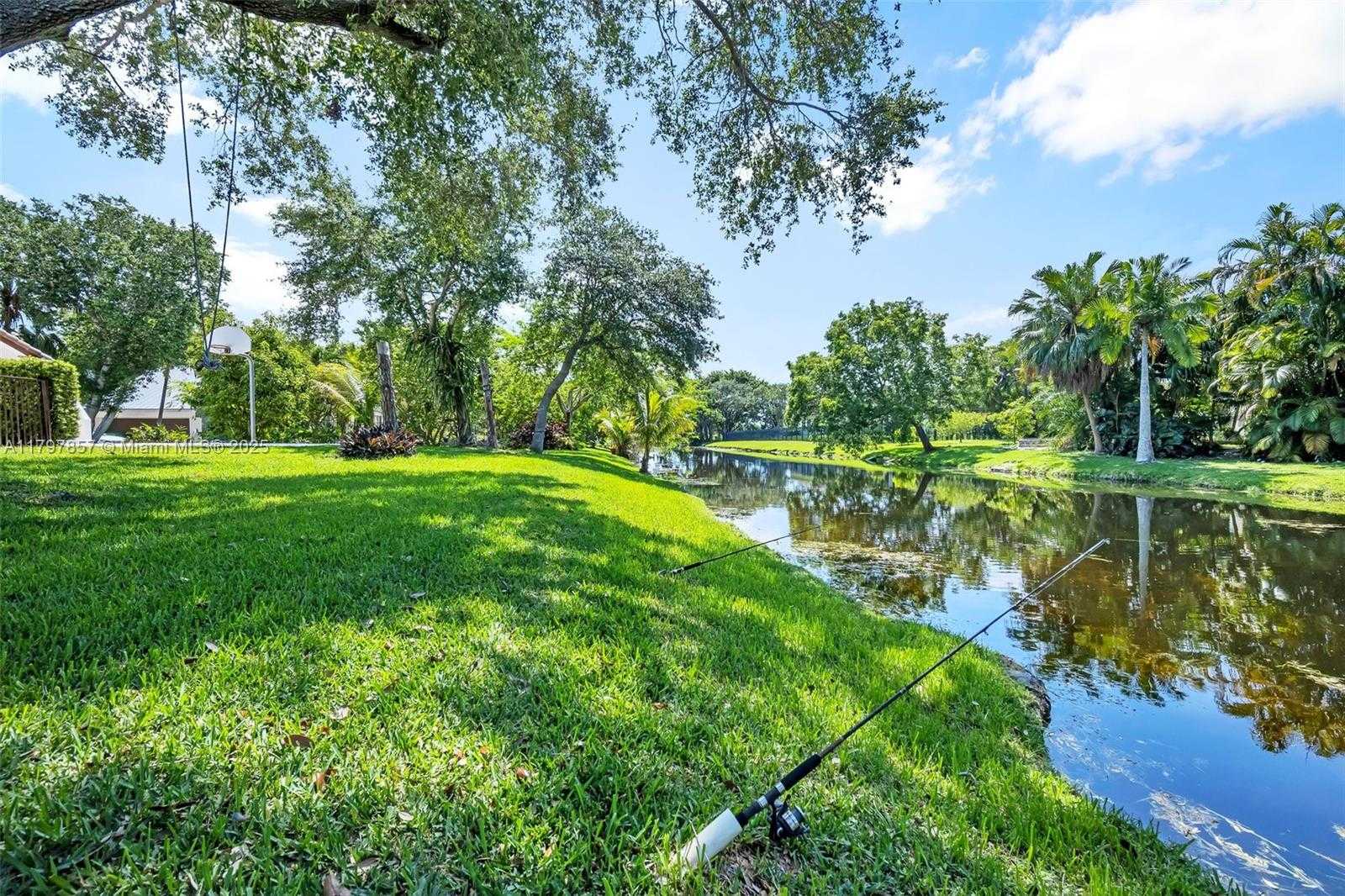 Small Image of 11850 SOUTH WEST 42ND CT, Davie Number 19