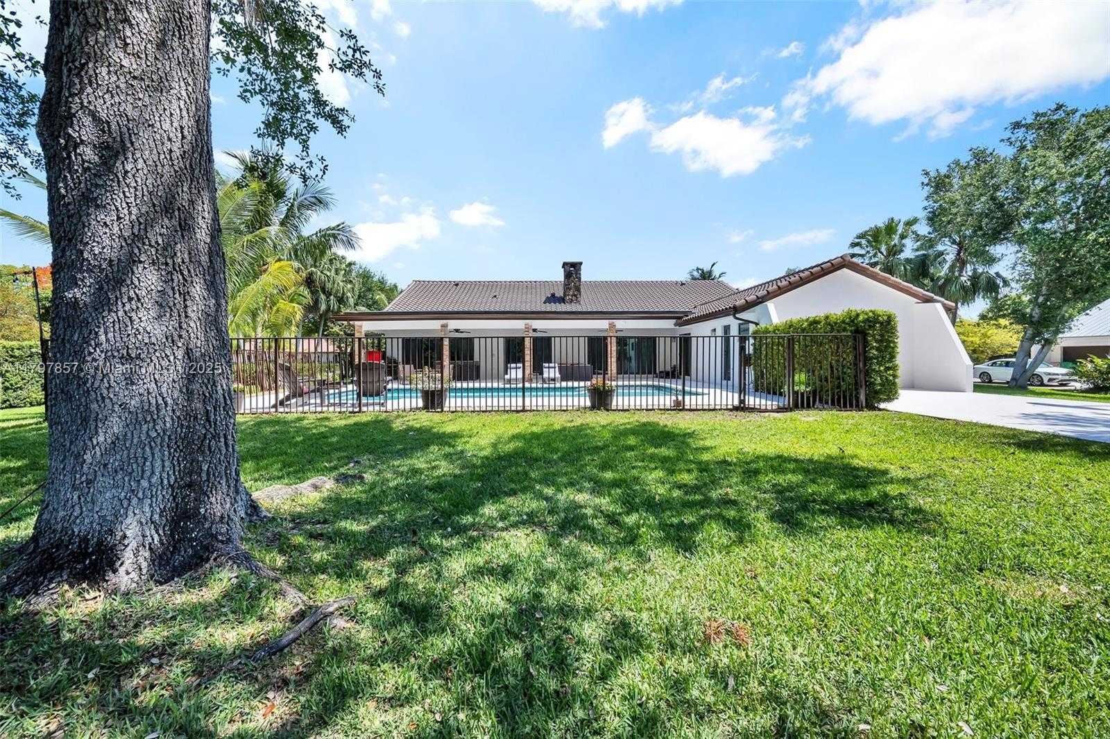 Small Image of 11850 SOUTH WEST 42ND CT, Davie Number 20