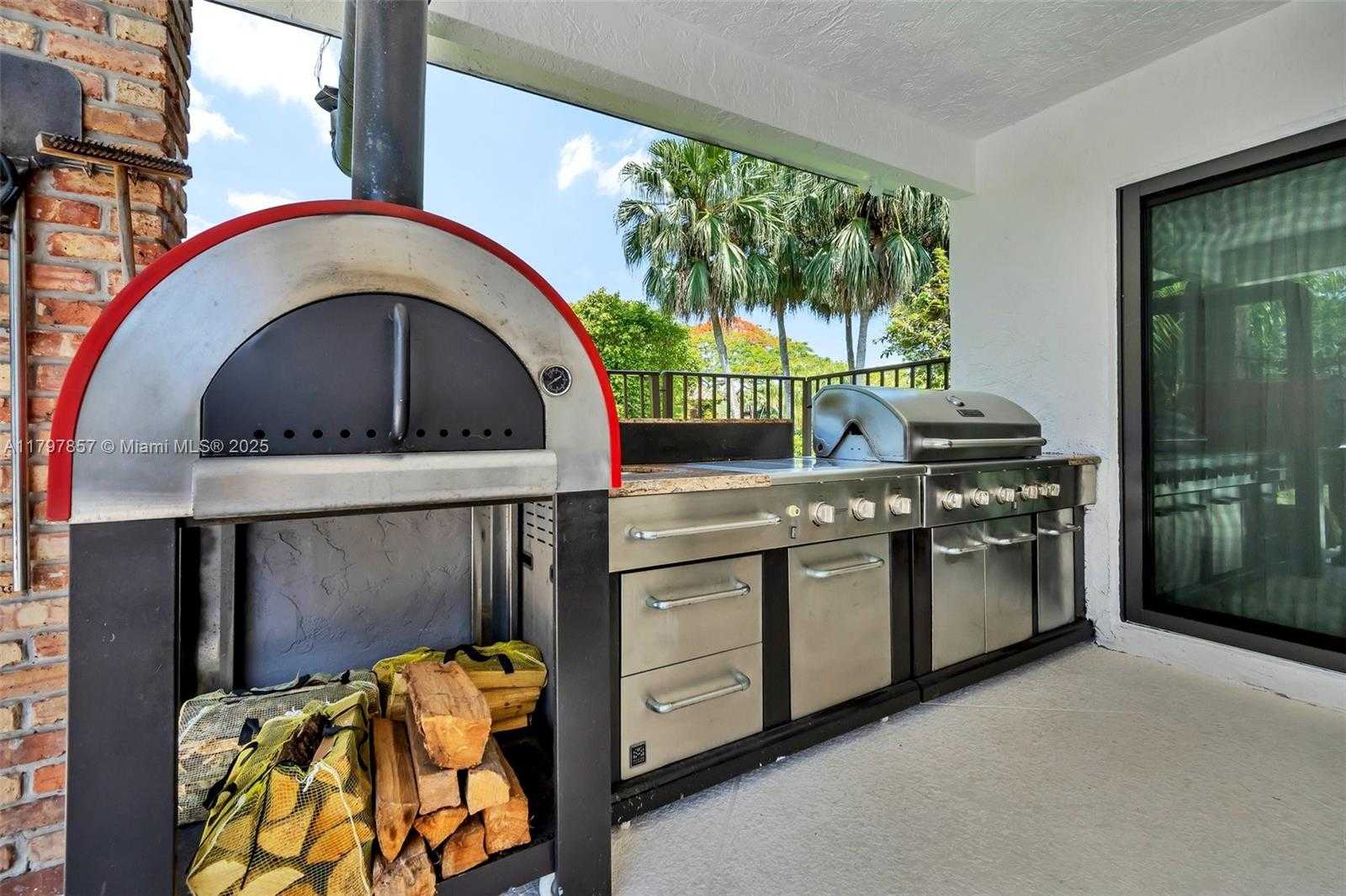 Small Image of 11850 SOUTH WEST 42ND CT, Davie Number 23