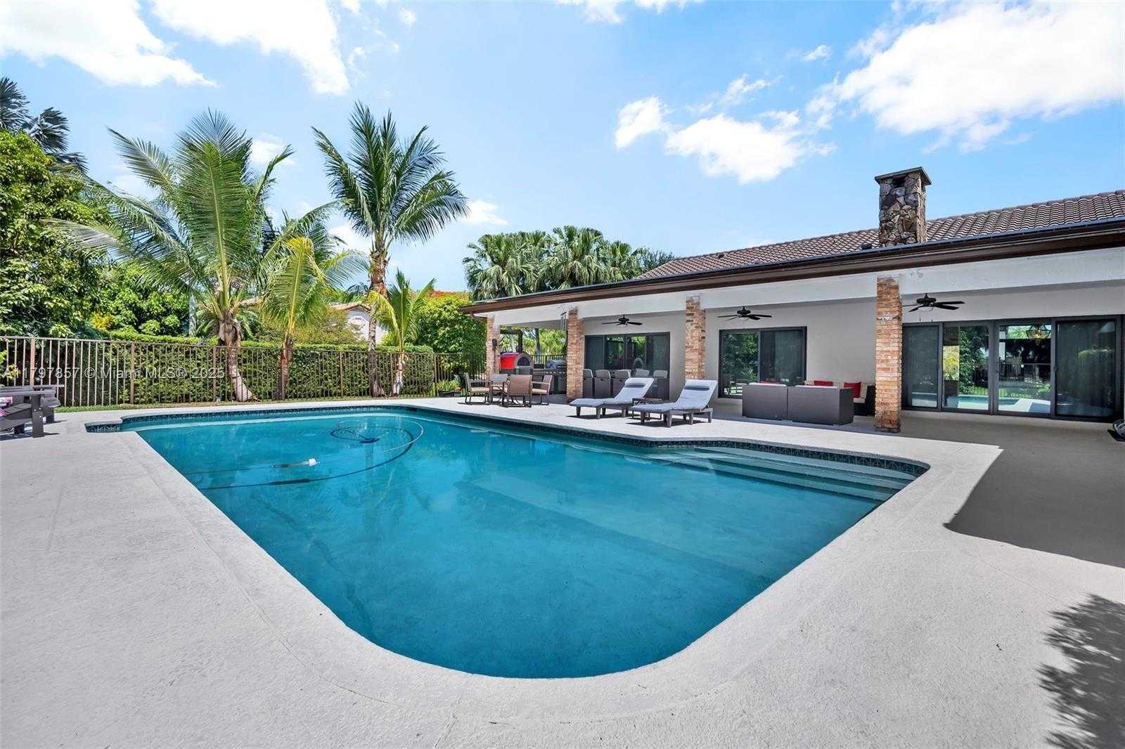 Small Image of 11850 SOUTH WEST 42ND CT, Davie Number 27