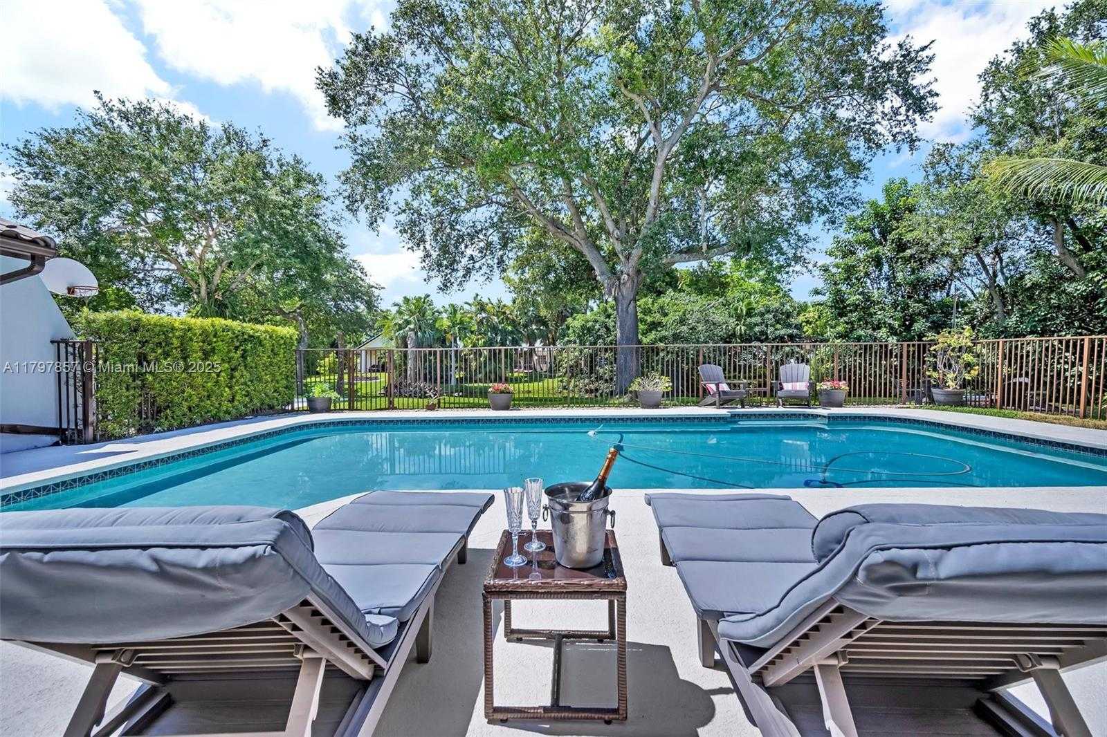 Small Image of 11850 SOUTH WEST 42ND CT, Davie Number 29