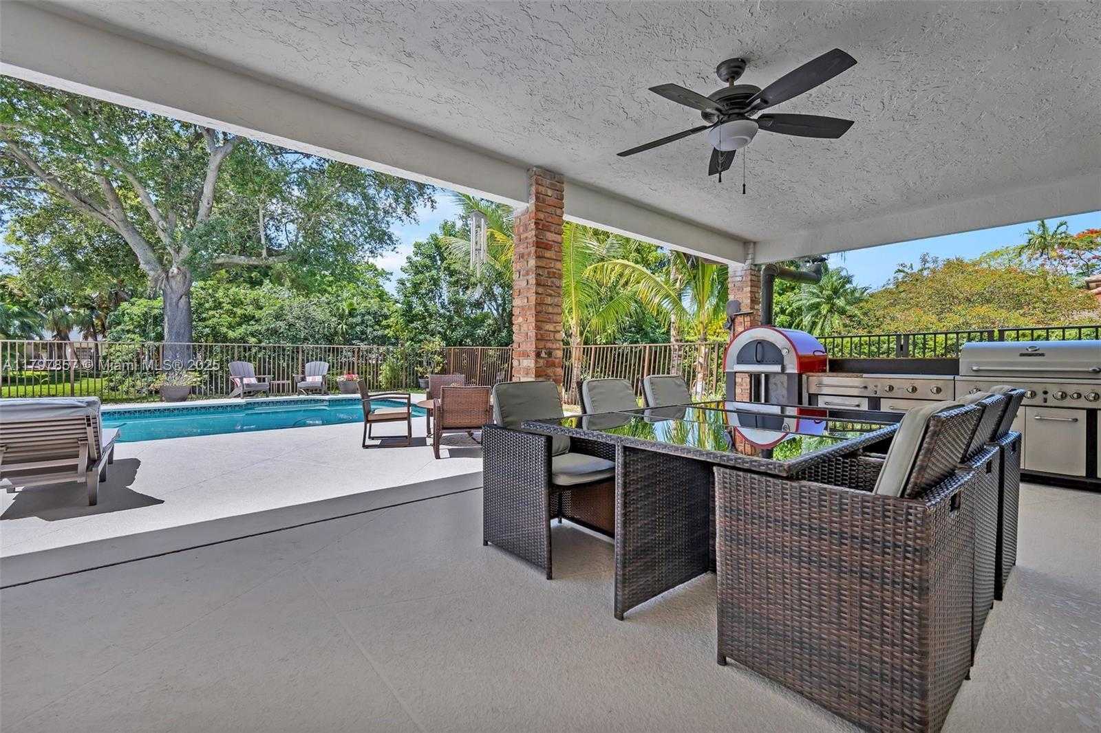 Small Image of 11850 SOUTH WEST 42ND CT, Davie Number 30