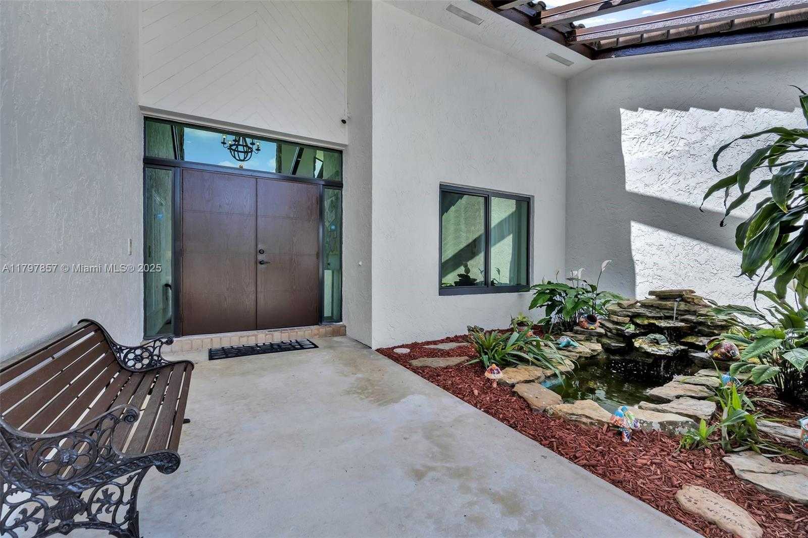 Small Image of 11850 SOUTH WEST 42ND CT, Davie Number 31
