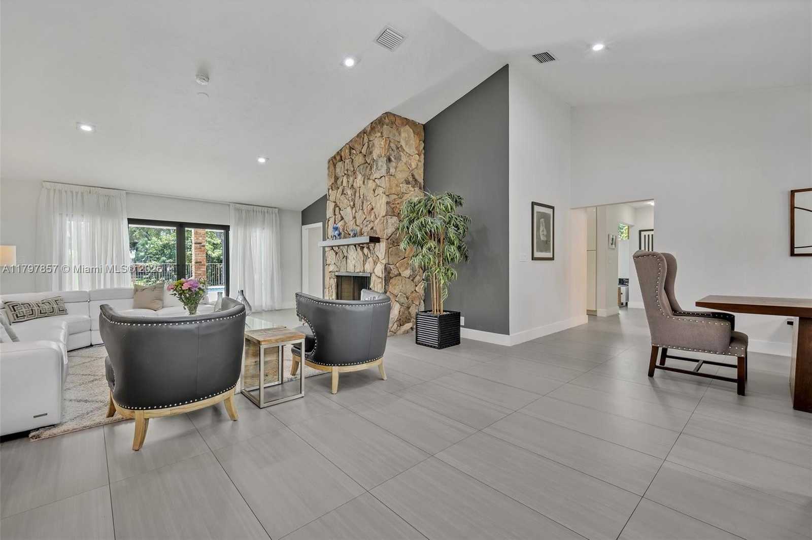 Small Image of 11850 SOUTH WEST 42ND CT, Davie Number 33