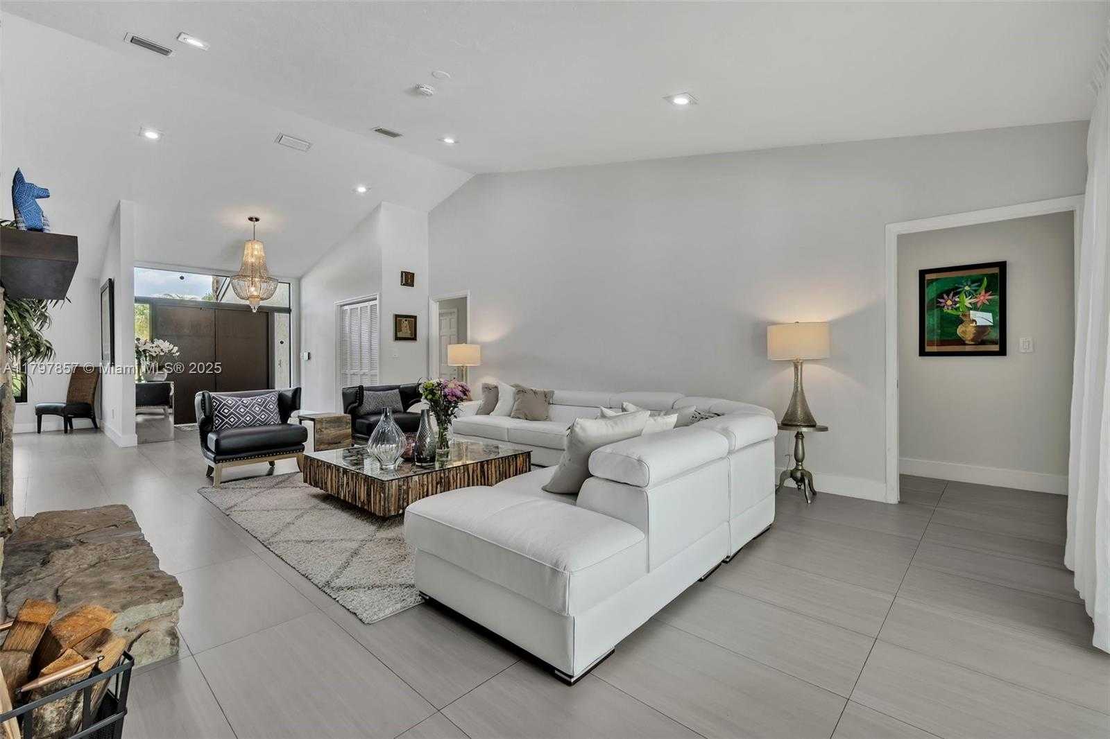 Small Image of 11850 SOUTH WEST 42ND CT, Davie Number 37