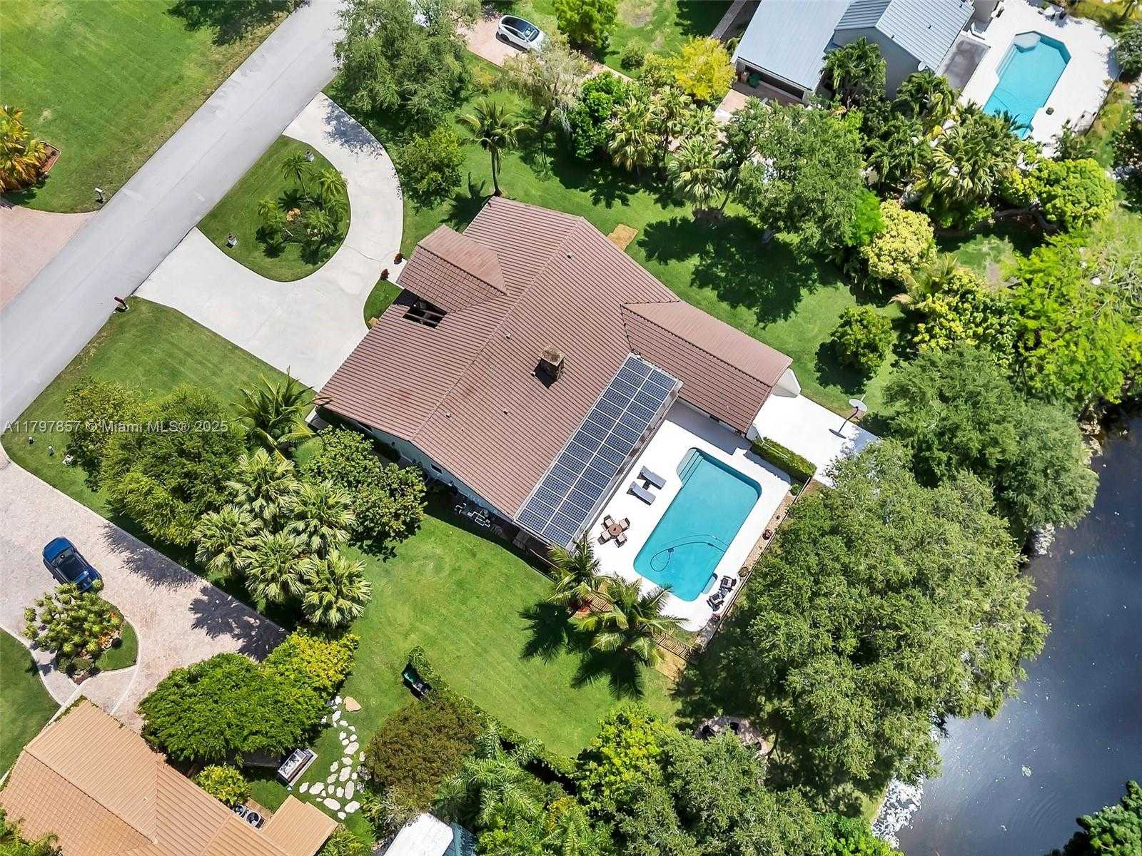Small Image of 11850 SOUTH WEST 42ND CT, Davie Number 4