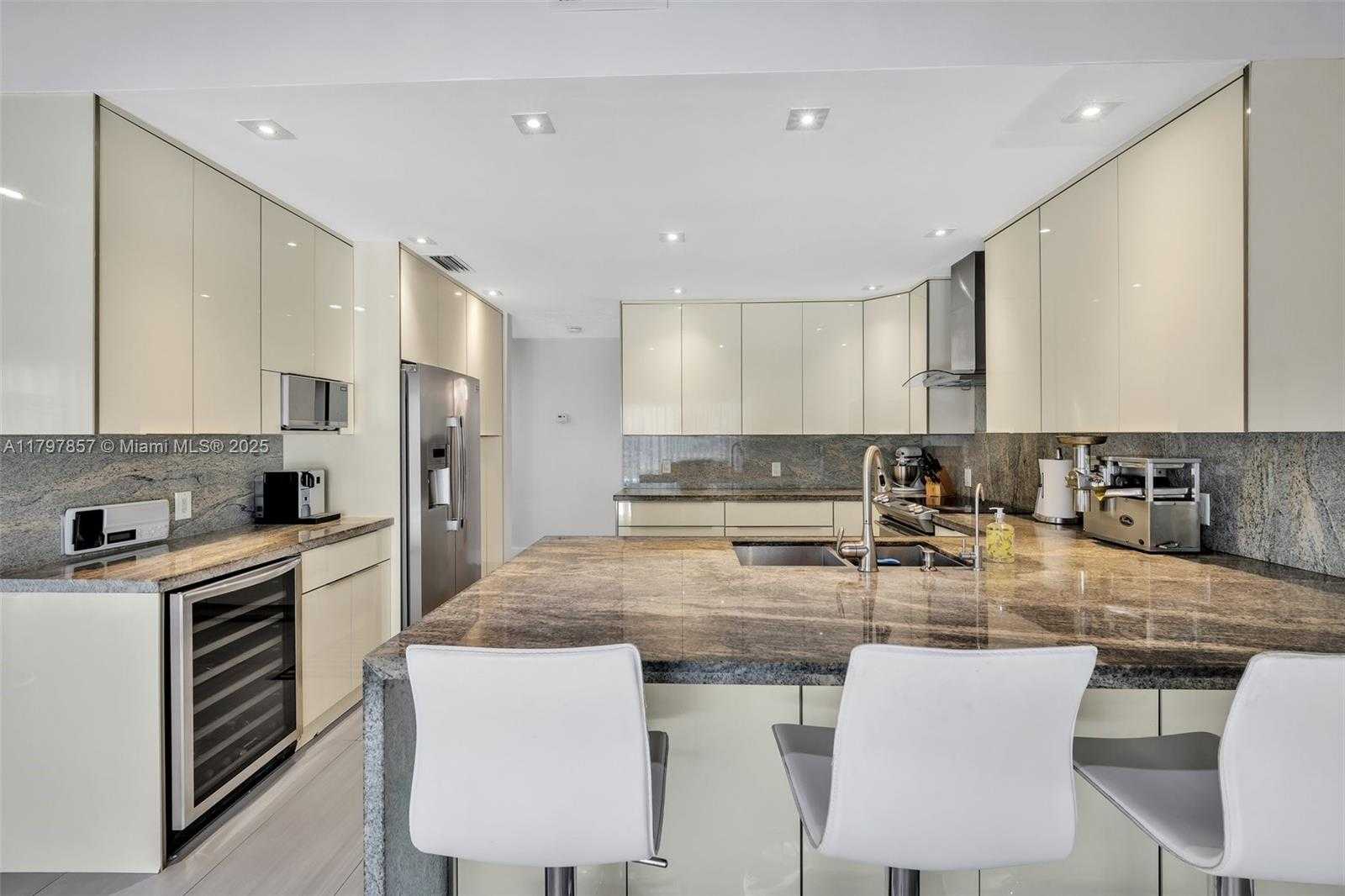 Small Image of 11850 SOUTH WEST 42ND CT, Davie Number 42
