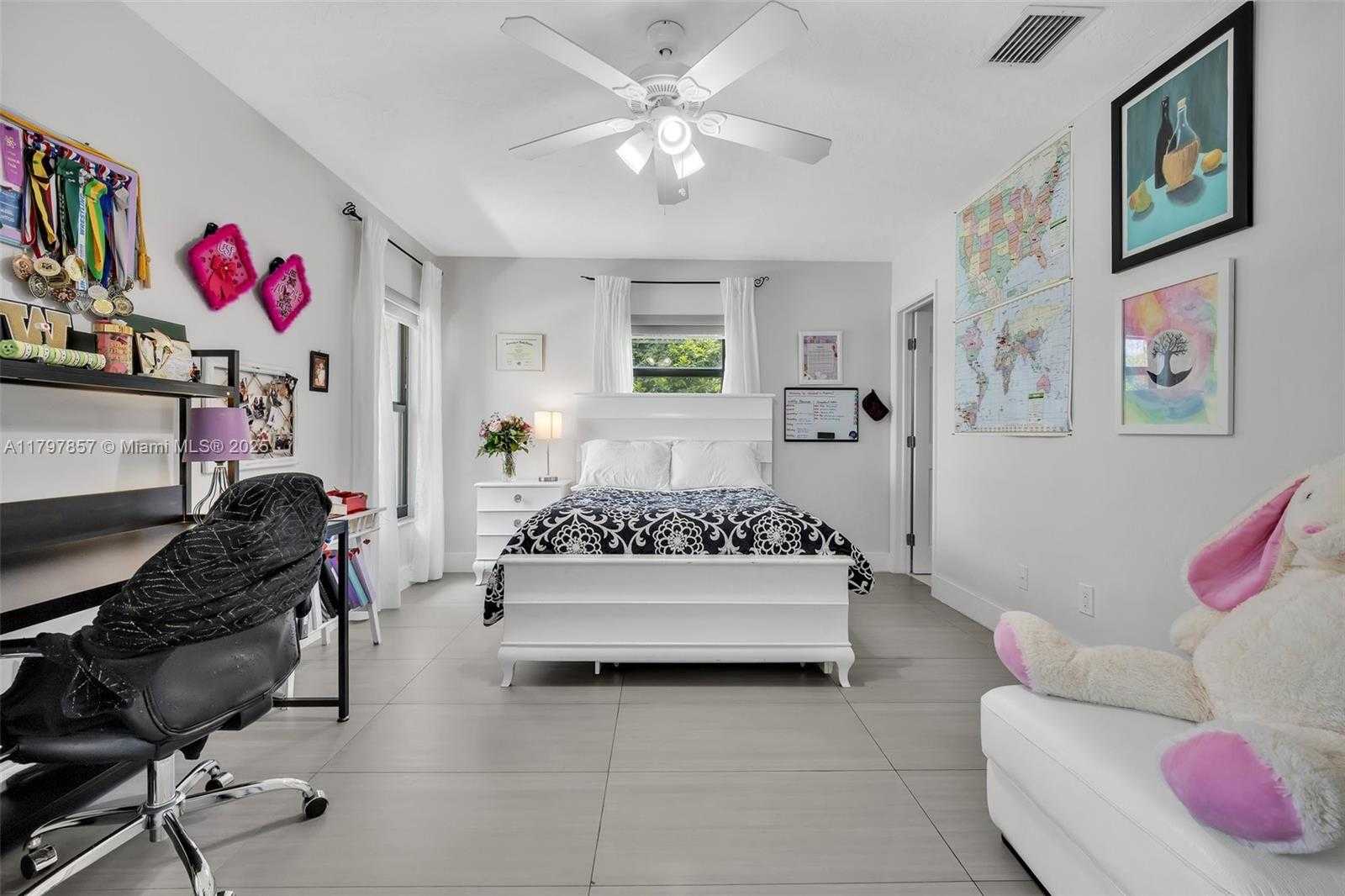 Small Image of 11850 SOUTH WEST 42ND CT, Davie Number 51