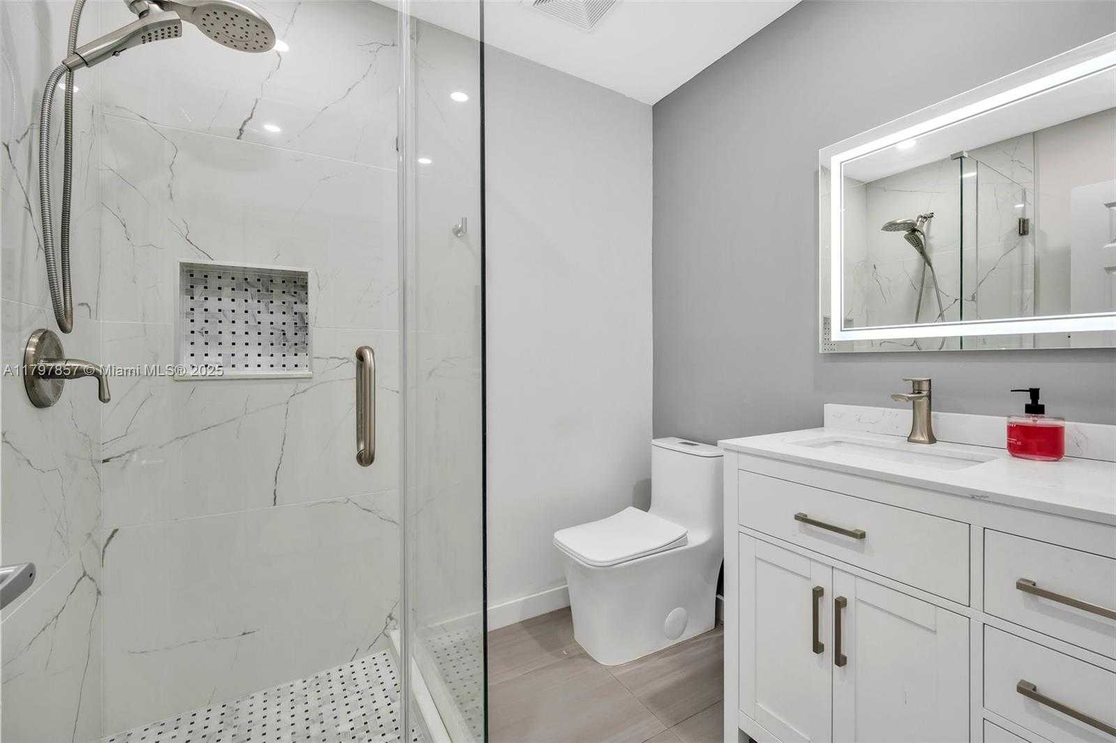 Small Image of 11850 SOUTH WEST 42ND CT, Davie Number 56